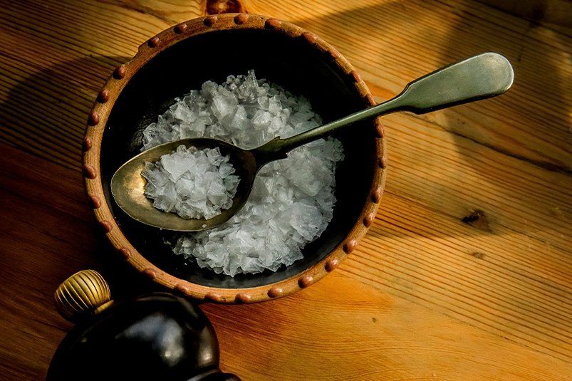 Соль долой: 3 продукта на замену — блюдо вкуснее в разы, а пользы хоть отбавляй