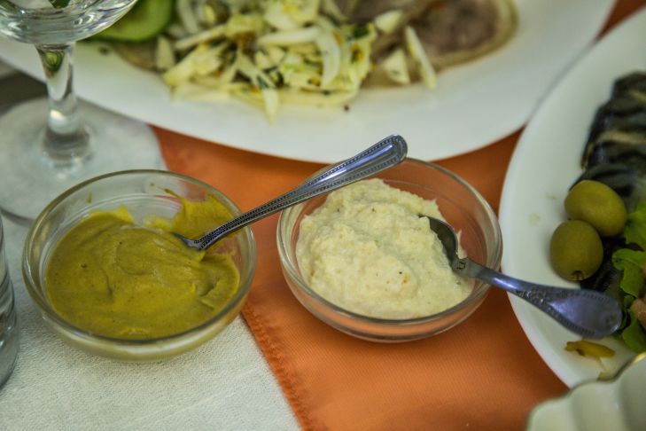 Соус расслаивается и получается комками? Вот как это исправить за 1 минуту без паники