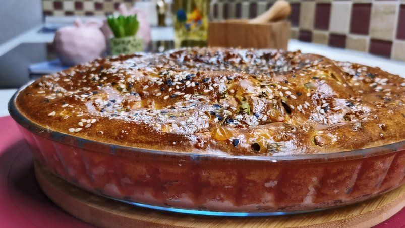 Пирог с вареньем и орешками — на скорую руку, но как из кулинарии