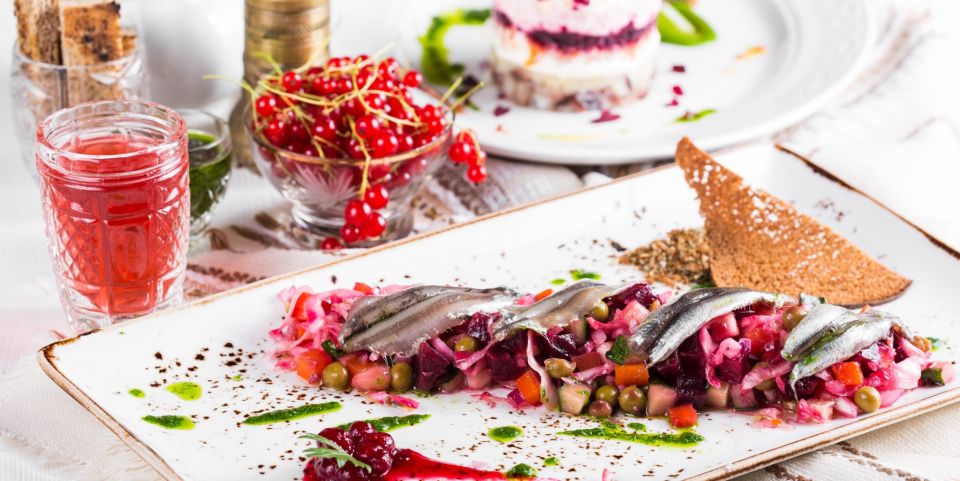 В Норвегии селедку разделывают на филе за пару минут: чисто и просто