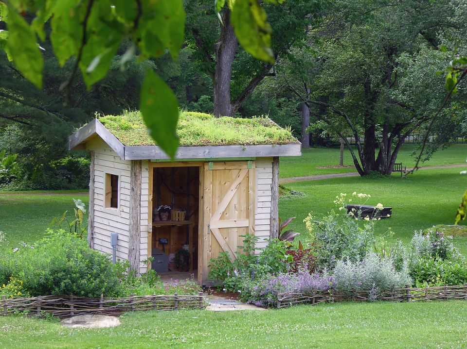 Как преобразить садовый сарай в стильное украшение вашего дачного участка