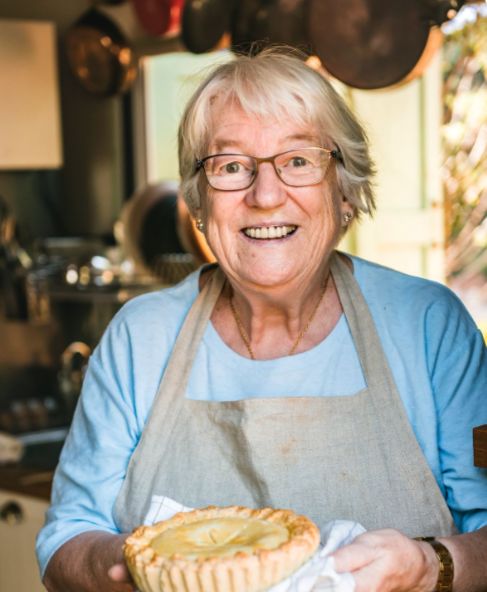 Как Нина Михайловна обрела уважение, покинув работу в столовой