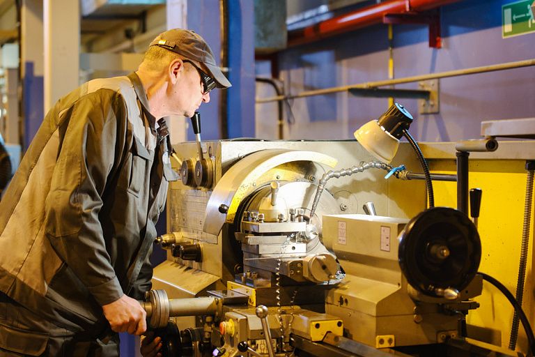 Пенсионерам с большим стажем могут увеличить выплаты на 10 000 рублей в месяц: что известно