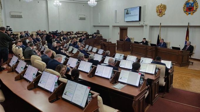 Новые законы 2026 года: повышение МРОТ и поддержка семей