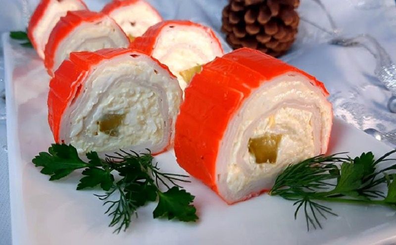Минутные роллы из крабовых палочек как простая праздник на столе