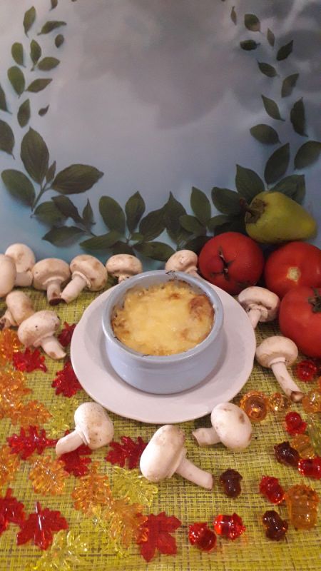 Жульен с курицей и грибами: простой рецепт из памяти бабушки и шепот быстрых ноток сыра