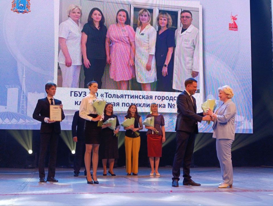 Здоровье бесценно! В эти минуты в КЦ «Автоград» чествуют лучших медицинских работников региона