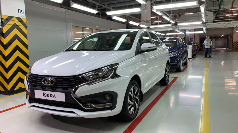     Lada Iskra    -