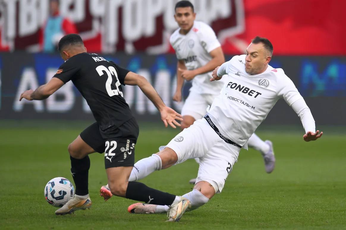 Футболист «Акрона» Артем Дзюба вошел в тройку рекордсменов по числу матчей в РПЛ