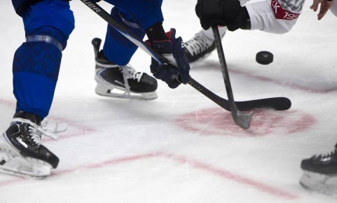 Хоккеисты «Лады» уступили «Локомотиву» в матче КХЛ