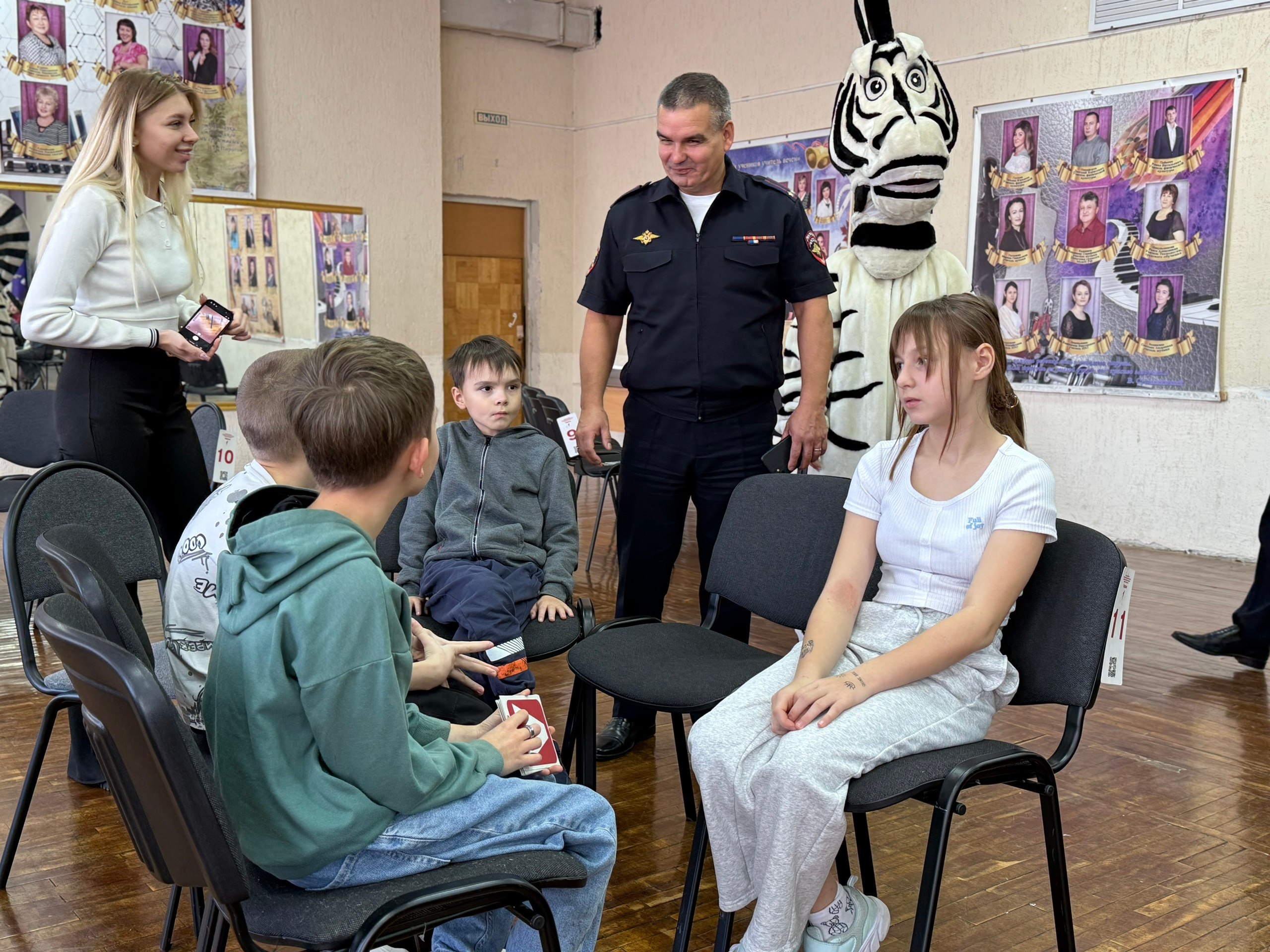 Безопасность на дорогах — наш приоритет! Безопасность на дорогах — наш приоритет!