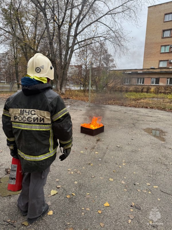 Школьникам рассказали о работе пожарных Школьникам рассказали о работе пожарных