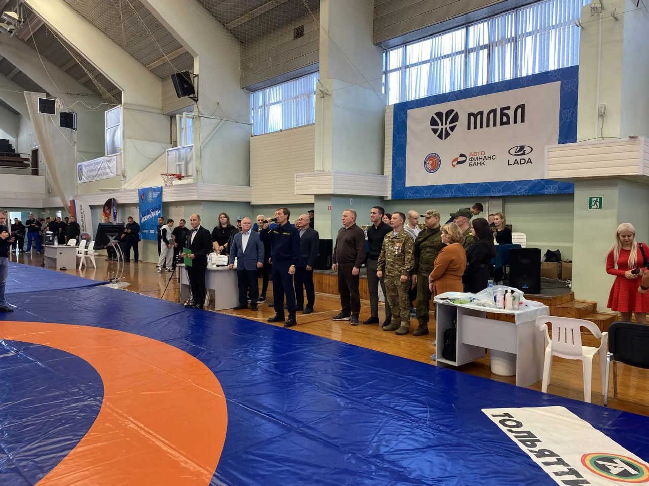 Чтобы помнили.... В спортивном комплексе «Акробат» прошло торжественное открытие соревнований Самарской области по вольной борьбе среди мальчиков и девочек 12-13 лет, посвященных памяти Героя России Андрея Соколовского и... Чтобы помнили.... В спортивном комплексе «Акробат» прошло торжественное открытие соревнований Самарской области по вольной борьбе среди мальчиков и девочек 12-13 лет, посвященных памяти Героя России Андрея Соколовского и...