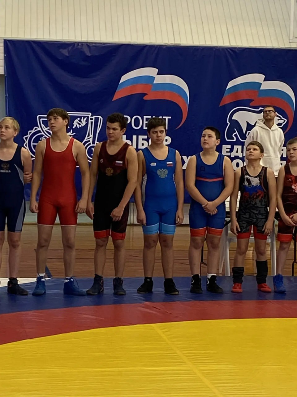 Чтобы помнили.... В спортивном комплексе «Акробат» прошло торжественное открытие соревнований Самарской области по вольной борьбе среди мальчиков и девочек 12-13 лет, посвященных памяти Героя России Андрея Соколовского и... Чтобы помнили.... В спортивном комплексе «Акробат» прошло торжественное открытие соревнований Самарской области по вольной борьбе среди мальчиков и девочек 12-13 лет, посвященных памяти Героя России Андрея Соколовского и...