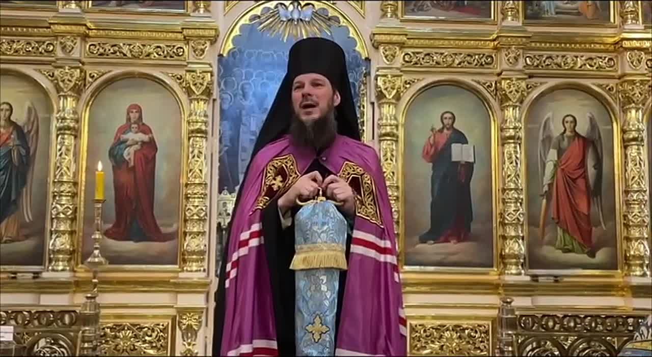 В День народного единства и празднования Казанской иконы Пресвятой Богородицы епископ Тольяттинский и Жигулёвский Нестор совершил Божественную литургию в Казанском храме Тольятти — старейшем храме города