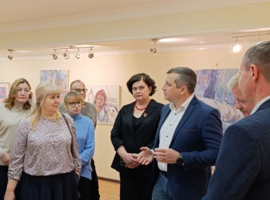 Интересно и современно. Вчера Тольятти посетили министр молодежной политики Самарской области Владимир Усов и известный блогер из Владимира Артем Ратников, который приехал в Самарскую область, чтобы рассказать своим...