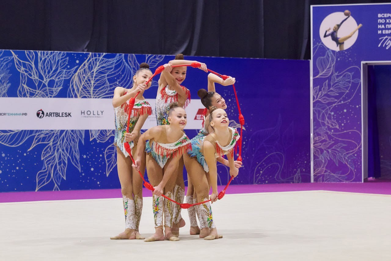 #РоссияСпортивнаяДержава. Под крылом чемпионов! 4 ноября на Легкоатлетическом манеже Тольятти стартовали всероссийские соревнования по художественной гимнастике "Под крылом чемпиона" на призы трёхкратной чемпионки мира и... #РоссияСпортивнаяДержава. Под крылом чемпионов! 4 ноября на Легкоатлетическом манеже Тольятти стартовали всероссийские соревнования по художественной гимнастике "Под крылом чемпиона" на призы трёхкратной чемпионки мира и...