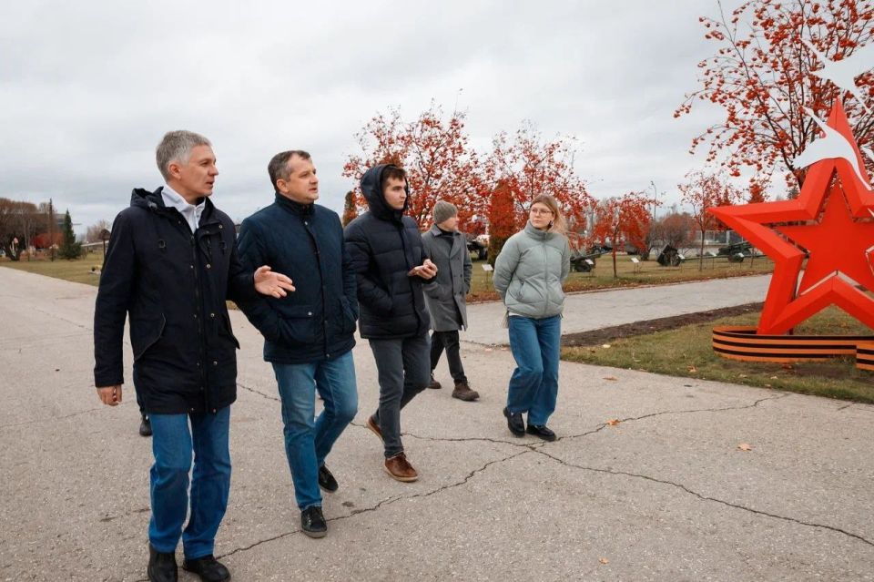 Интересно и современно. Вчера Тольятти посетили министр молодежной политики Самарской области Владимир Усов и известный блогер из Владимира Артем Ратников, который приехал в Самарскую область, чтобы рассказать своим... Интересно и современно. Вчера Тольятти посетили министр молодежной политики Самарской области Владимир Усов и известный блогер из Владимира Артем Ратников, который приехал в Самарскую область, чтобы рассказать своим...