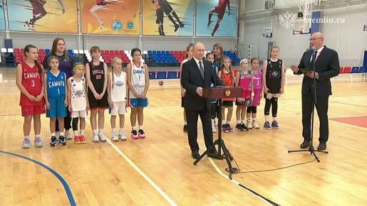 Владимиру Путину по видеосвязи представили новые спортивные объекты, открываемые в регионах России