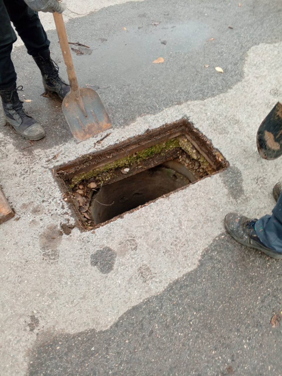 Илососная машина в деле Продолжаем очищать ливневые колодцы, которые обслуживаем в рамках муниципального задания Илососная машина в деле Продолжаем очищать ливневые колодцы, которые обслуживаем в рамках муниципального задания