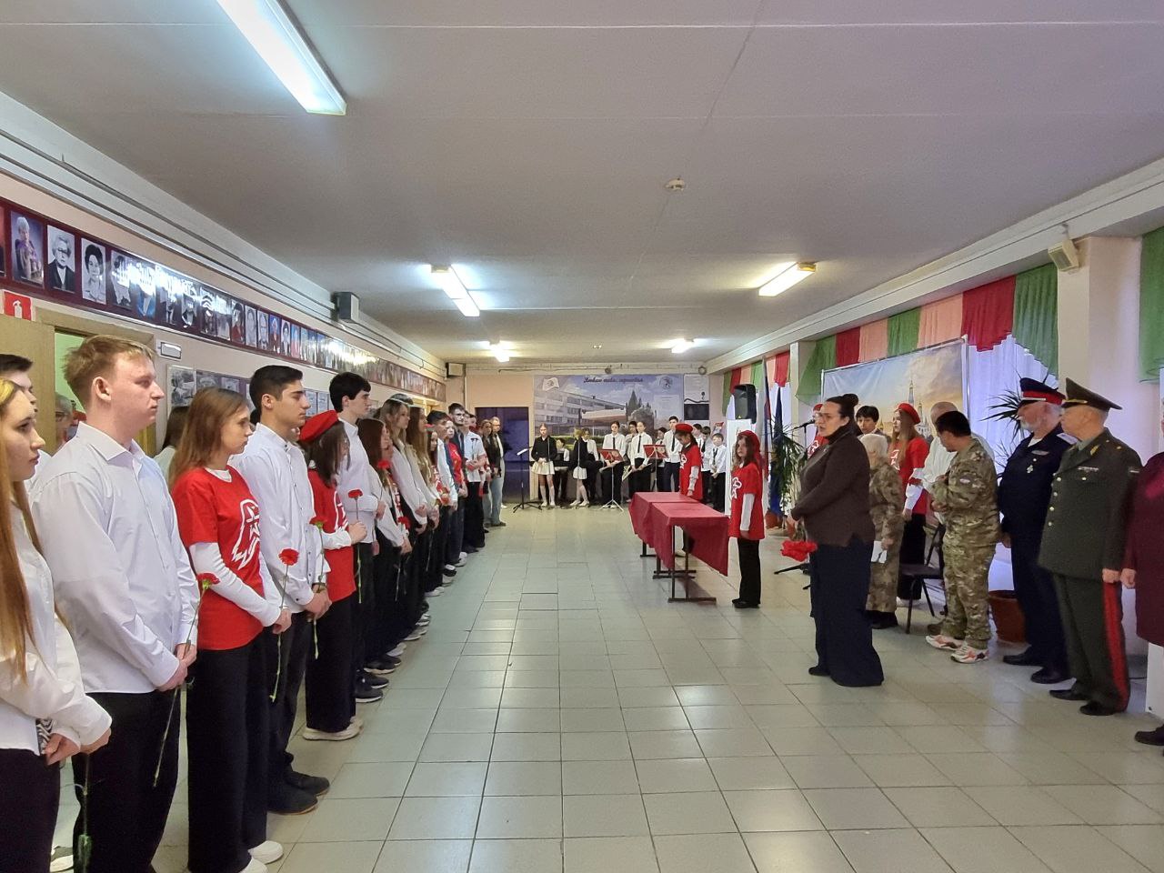 «Герои в нашей памяти живут»: в школе №40 открылись памятные доски Героям СВO – Евгению Иванову и Дмитрию Попцову «Герои в нашей памяти живут»: в школе №40 открылись памятные доски Героям СВO – Евгению Иванову и Дмитрию Попцову