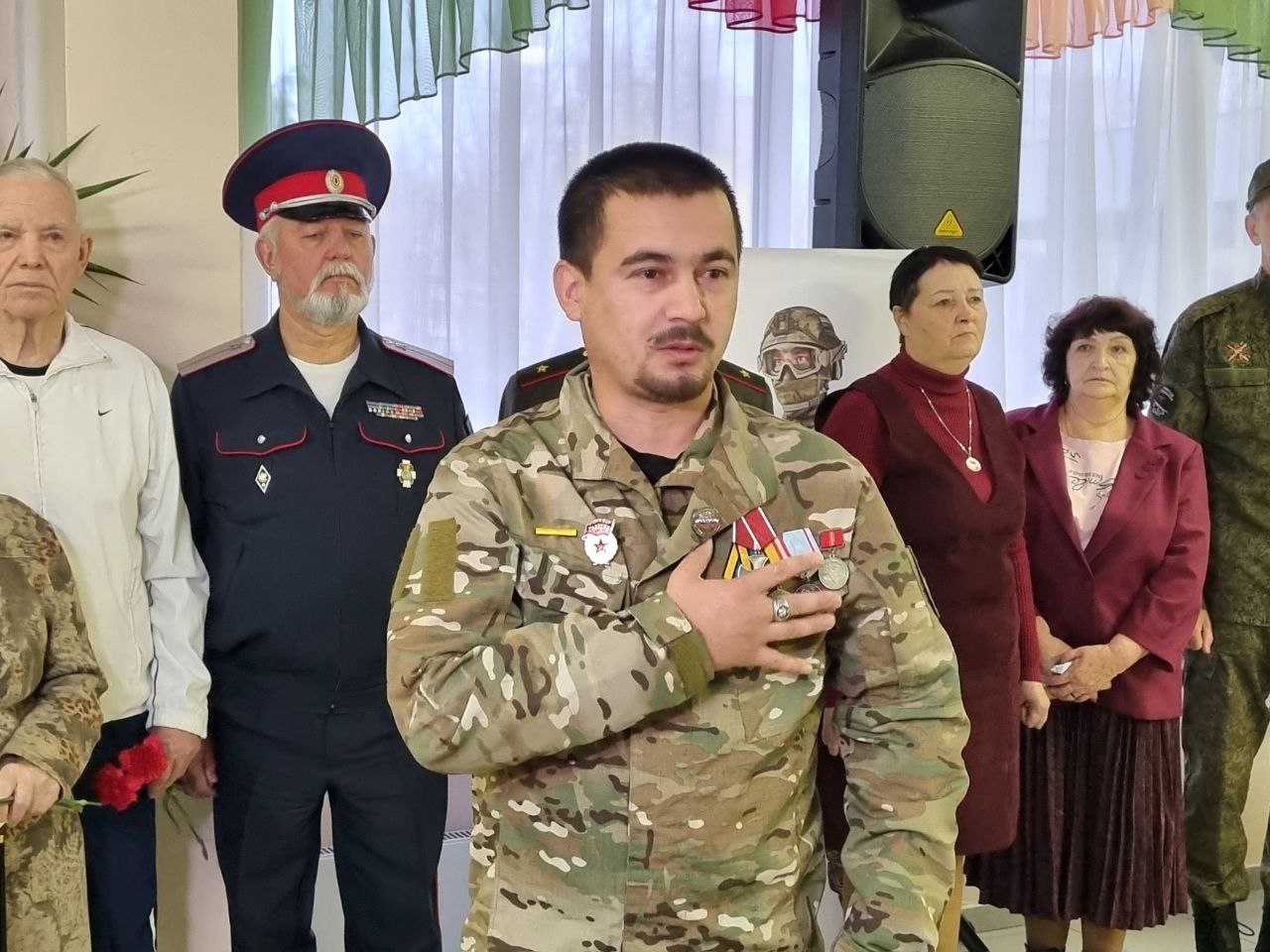 «Герои в нашей памяти живут»: в школе №40 открылись памятные доски Героям СВO – Евгению Иванову и Дмитрию Попцову «Герои в нашей памяти живут»: в школе №40 открылись памятные доски Героям СВO – Евгению Иванову и Дмитрию Попцову