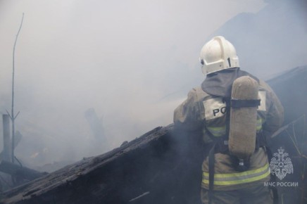 #Оперативнаясводка. С начала дня в Самарской области Подразделения МЧС ликвидировали 2 пожара в Самаре: в Советском районе горел автосервис на 40 квадратах
