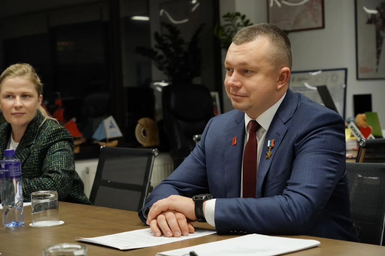 Вячеслав Федорищев встретился с Героем России, председателем правления «Движения Первых» Артуром Орловым Вячеслав Федорищев встретился с Героем России, председателем правления «Движения Первых» Артуром Орловым