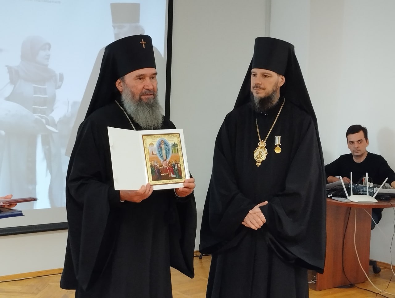 Всего на один день в музее открылась уникальная фотовыставка, которая рассказывает историю длиной в три столетия Всего на один день в музее открылась уникальная фотовыставка, которая рассказывает историю длиной в три столетия