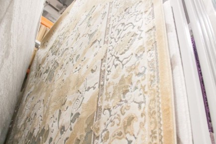 Хватит 15 минут: как быстро почистить ковер — поможет всего одно копеечное средство