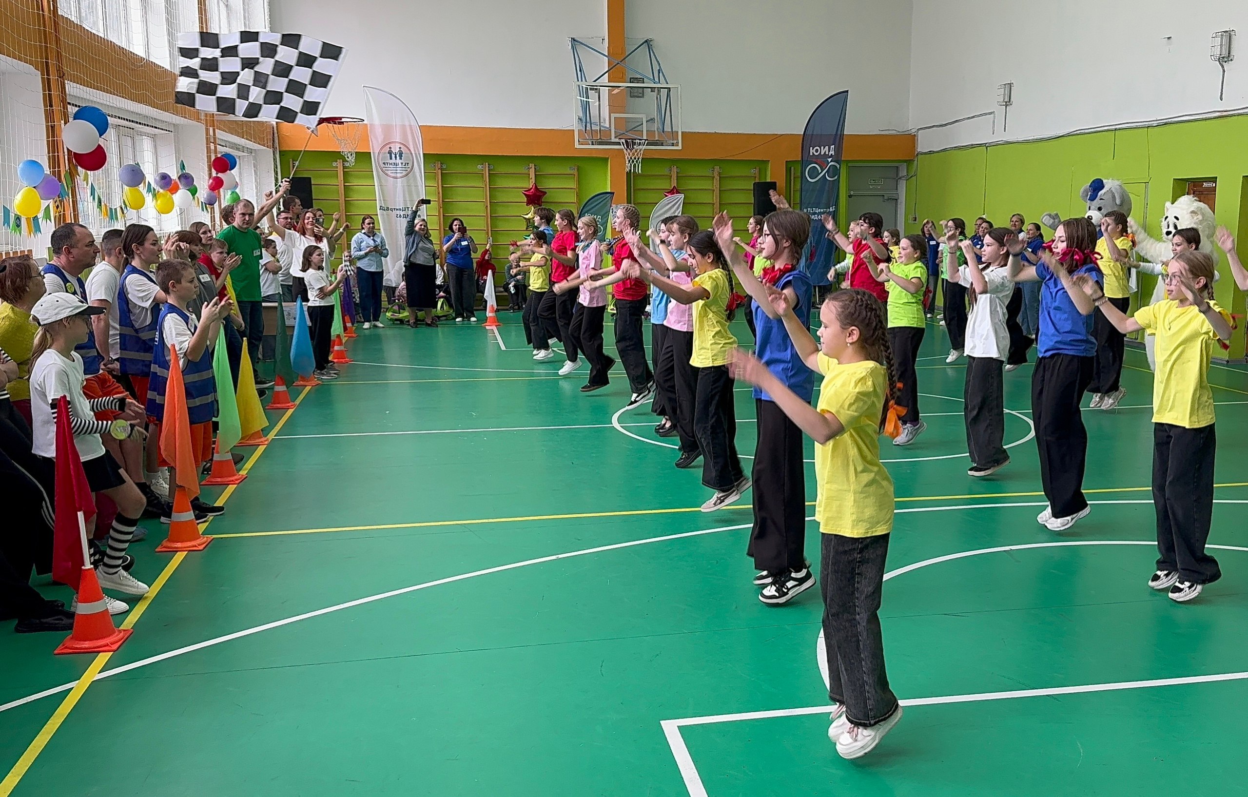 Сотрудники #ГосавтоинспекцииТольятти на базе МБУ «Школа №58» провели городской конкурс «Мама, папа, я – знающая ПДД семья», направленный на формирование культуры безопасного поведения на дорогах и профилактику детского... Сотрудники #ГосавтоинспекцииТольятти на базе МБУ «Школа №58» провели городской конкурс «Мама, папа, я – знающая ПДД семья», направленный на формирование культуры безопасного поведения на дорогах и профилактику детского...