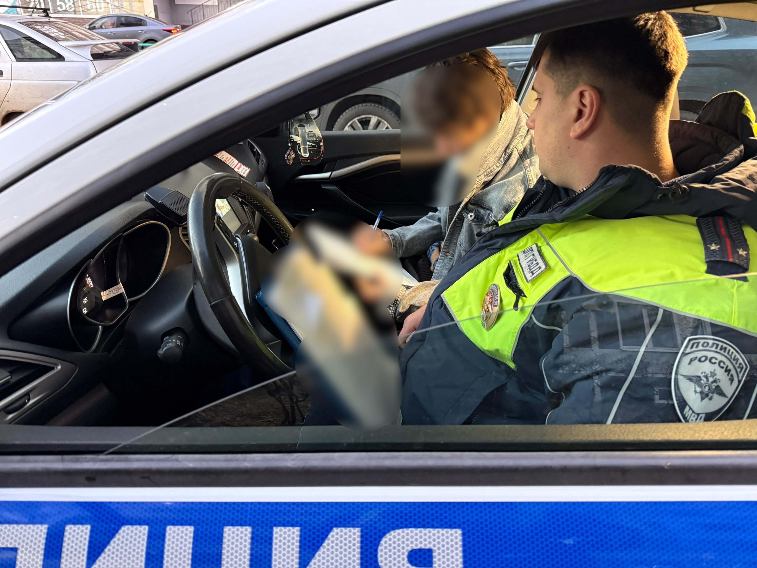 Сотрудники #ГосавтоинспекцииТольятти привлекли к административной ответственности водителя автомобиля «ВАЗ 2110», грубо нарушившего правила дорожного движения Сотрудники #ГосавтоинспекцииТольятти привлекли к административной ответственности водителя автомобиля «ВАЗ 2110», грубо нарушившего правила дорожного движения