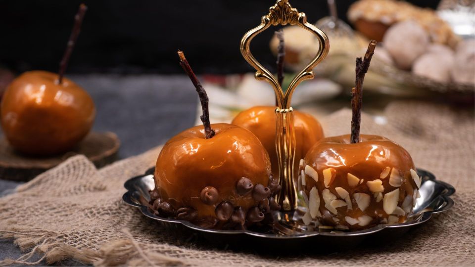 Всего 10 минут и пара яблок: вкуснейший осенний десерт, которые оценят все домочадцы