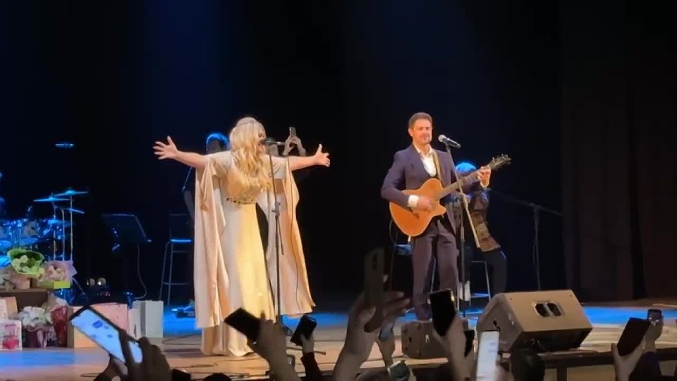 Настоящее звёздное небо – в Тольяттинской филармонии на концерте Антона и Виктории Макарских!