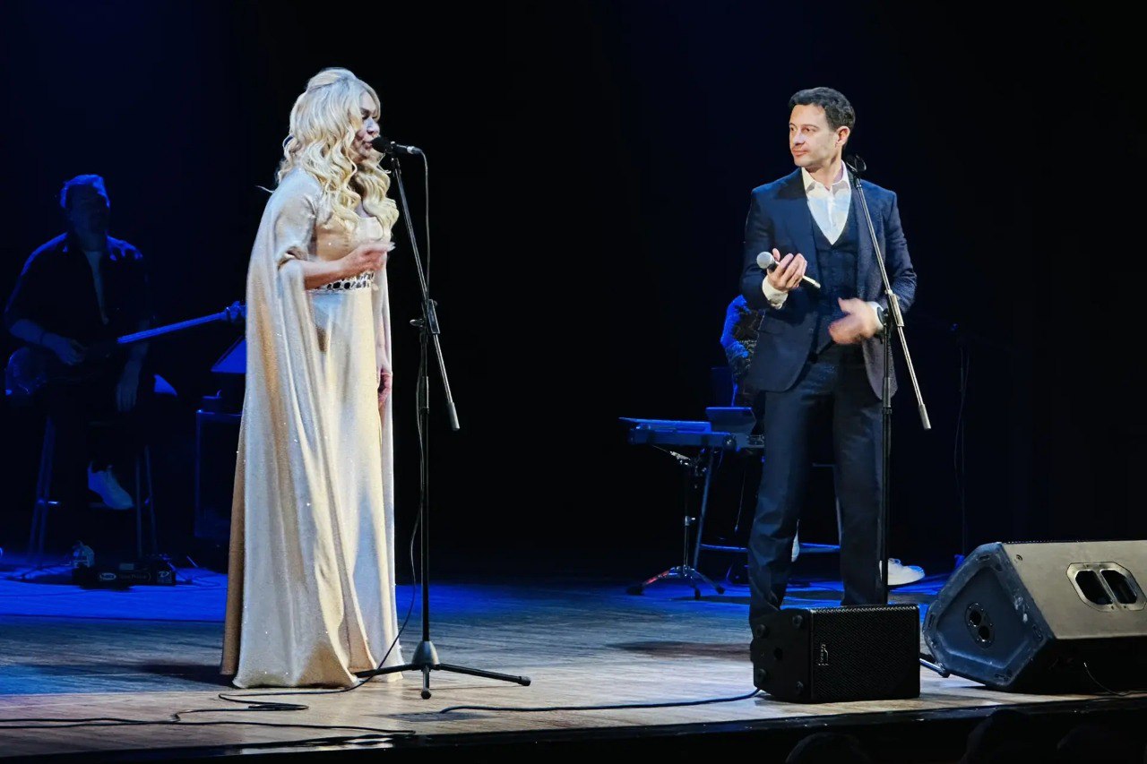 Живая музыка, горячие аплодисменты, восхищённые глаза – всё это #прямосейчас на концерте Антона и Виктории Макарских в Тольяттинской филармонии! Живая музыка, горячие аплодисменты, восхищённые глаза – всё это #прямосейчас на концерте Антона и Виктории Макарских в Тольяттинской филармонии!