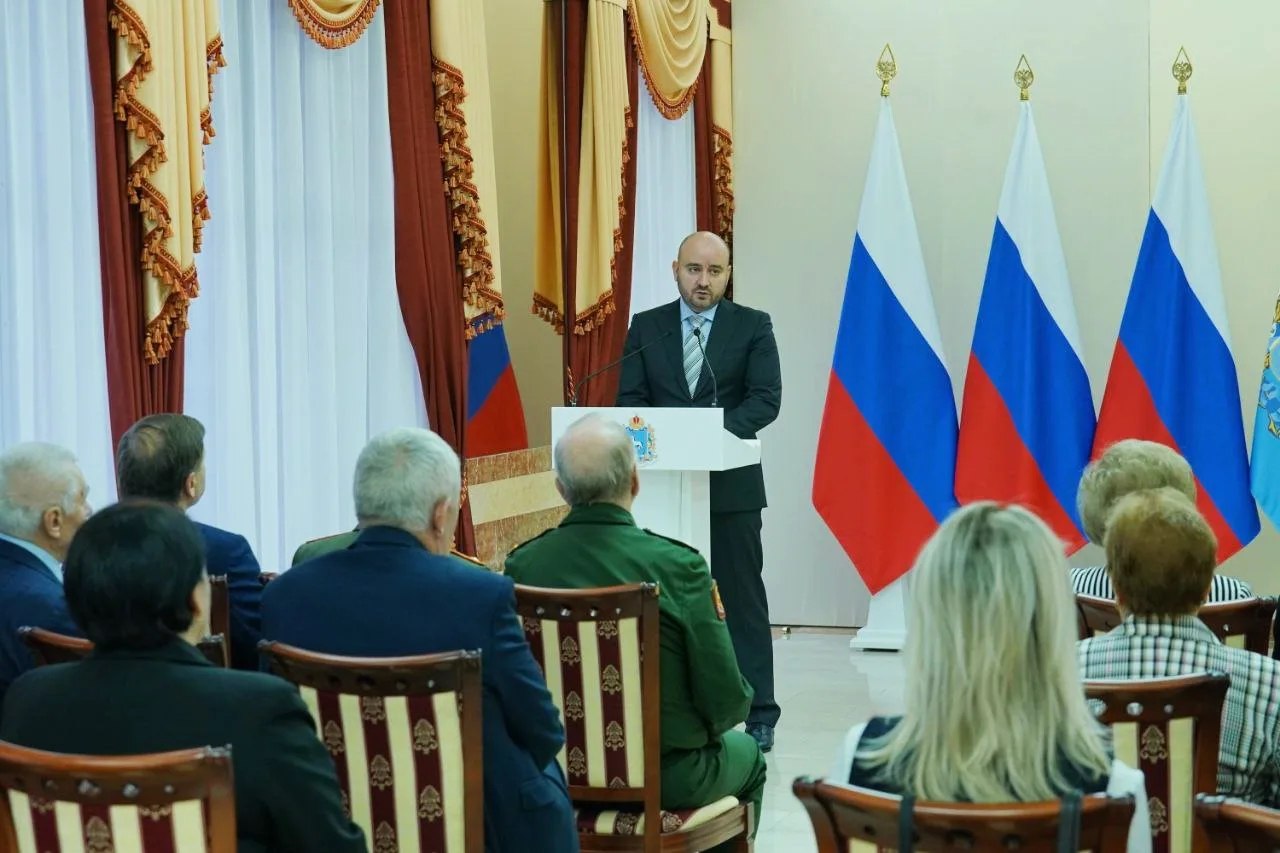 Вячеслав Федорищев вручил государственные награды жителям Самарской области, которые посвятили свою жизнь служению обществу и помощи людям Вячеслав Федорищев вручил государственные награды жителям Самарской области, которые посвятили свою жизнь служению обществу и помощи людям