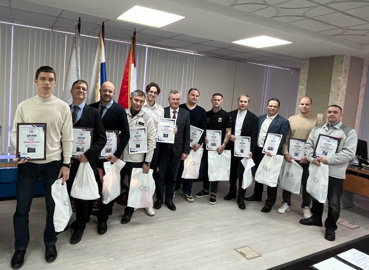 Папа Дима может всё!. Поздравляем нашего коллегу Дмитрия Маркелова с победой в конкурсе, приуроченном к Дню отца! Он занял первое место в номинации «Папа может всё!» Кстати, победа заслуженная, ведь Дмитрий один воспитывает... Папа Дима может всё!. Поздравляем нашего коллегу Дмитрия Маркелова с победой в конкурсе, приуроченном к Дню отца! Он занял первое место в номинации «Папа может всё!» Кстати, победа заслуженная, ведь Дмитрий один воспитывает...