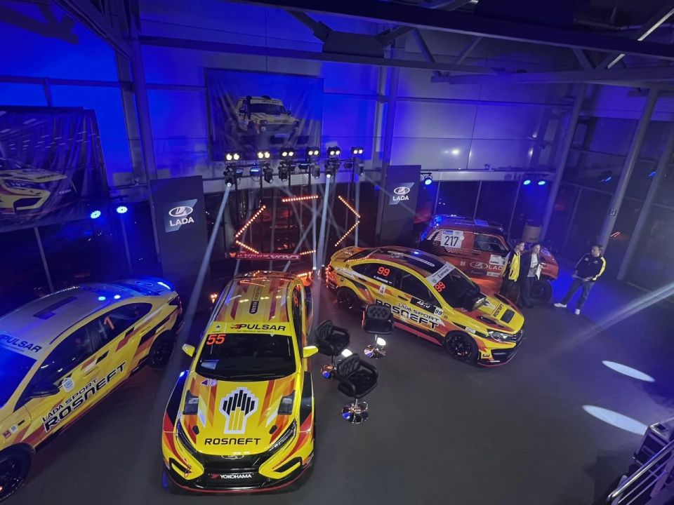 Меньше часа останется до прямого эфира с пилотами и руководителями LADA Sport на телеканале ТОЛЬЯТТИ 24!