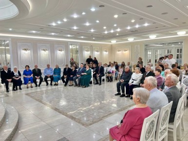 Больше полувека вместе!. Они сохранили любовь, взаимопонимание и уважение друг к другу за годы совместной жизни! Так можно сказать о десяти тольяттинских супружеских парах, которых чествовали накануне во Дворце бракосочетания