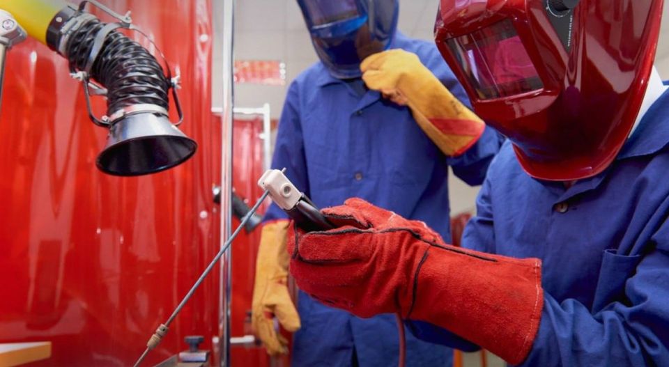 9-классники, не сдавшие ГИА, смогут бесплатно пройти обучение по профессиям рабочих