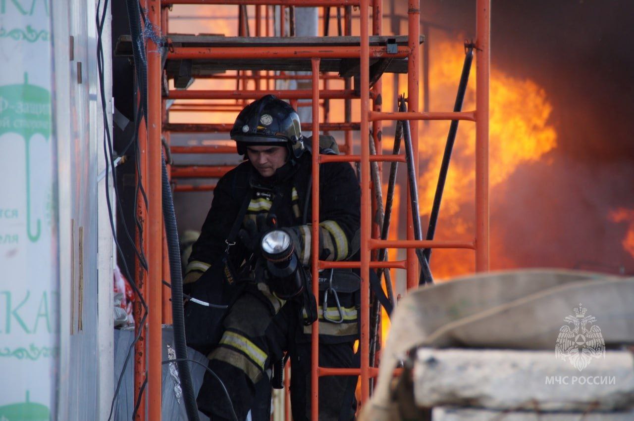 #Оперативнаясводка. С начала дня в Самарской области Подразделения МЧС ликвидировали 1 пожар в Самаре: в Советском районе горел мусор на открытой территории на 2 квадратах