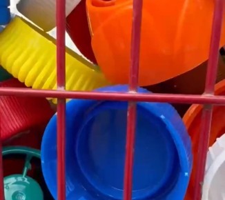 Секреты сбора пластиковых крышек: от экологии к благотворительности