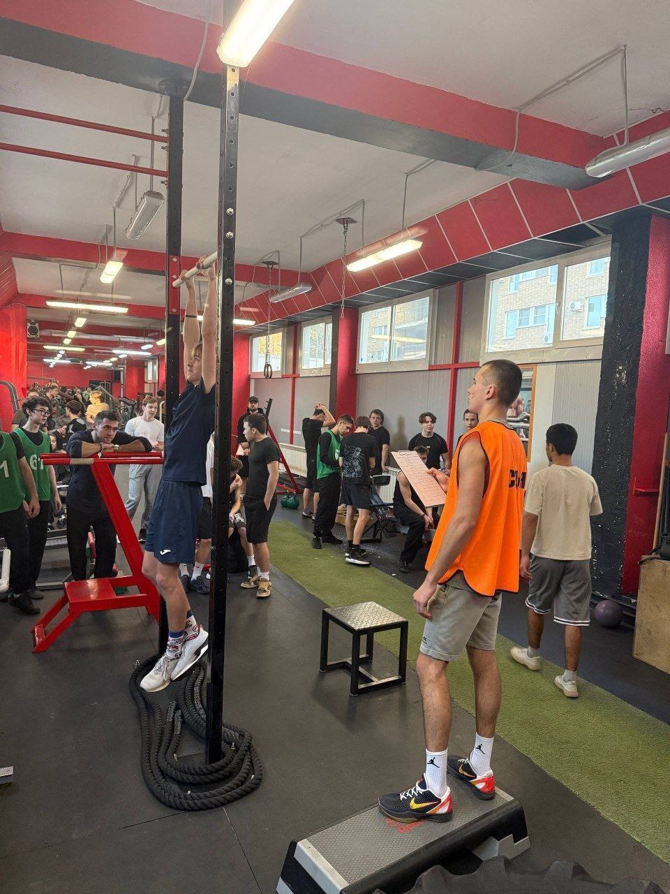 Самый сильный школьник учится в школе №69 Самый сильный школьник учится в школе №69