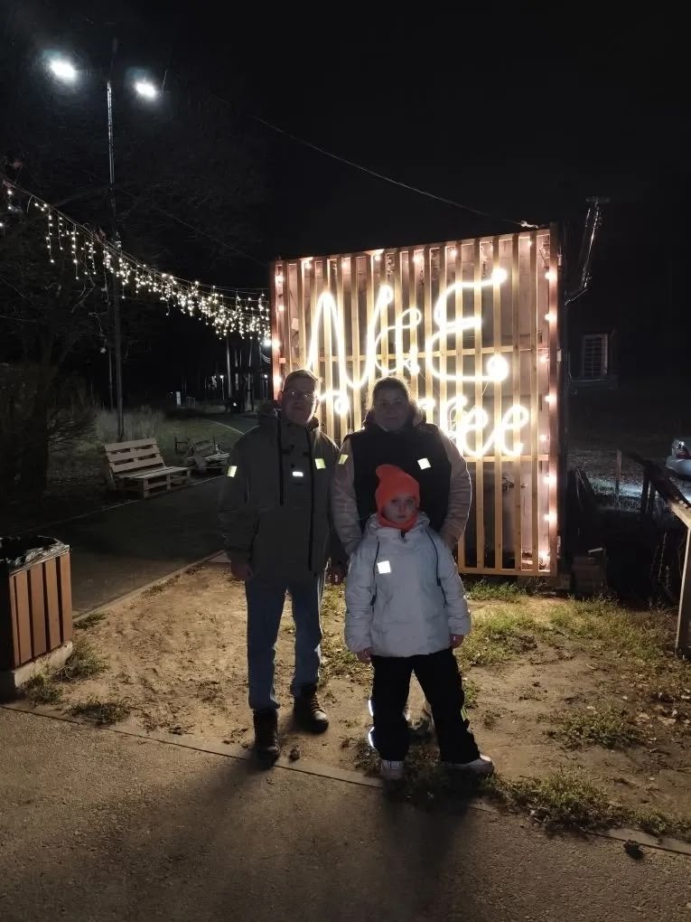 #мбу199. В рамках областной акции "Региональная неделя безопасности дорожного движения семьи Варвары Г. и Матвея С. из МБУ детского сада №199 "Муравьишка" советуют использовать световозвращающие элементы на одежде во время... #мбу199. В рамках областной акции "Региональная неделя безопасности дорожного движения семьи Варвары Г. и Матвея С. из МБУ детского сада №199 "Муравьишка" советуют использовать световозвращающие элементы на одежде во время...