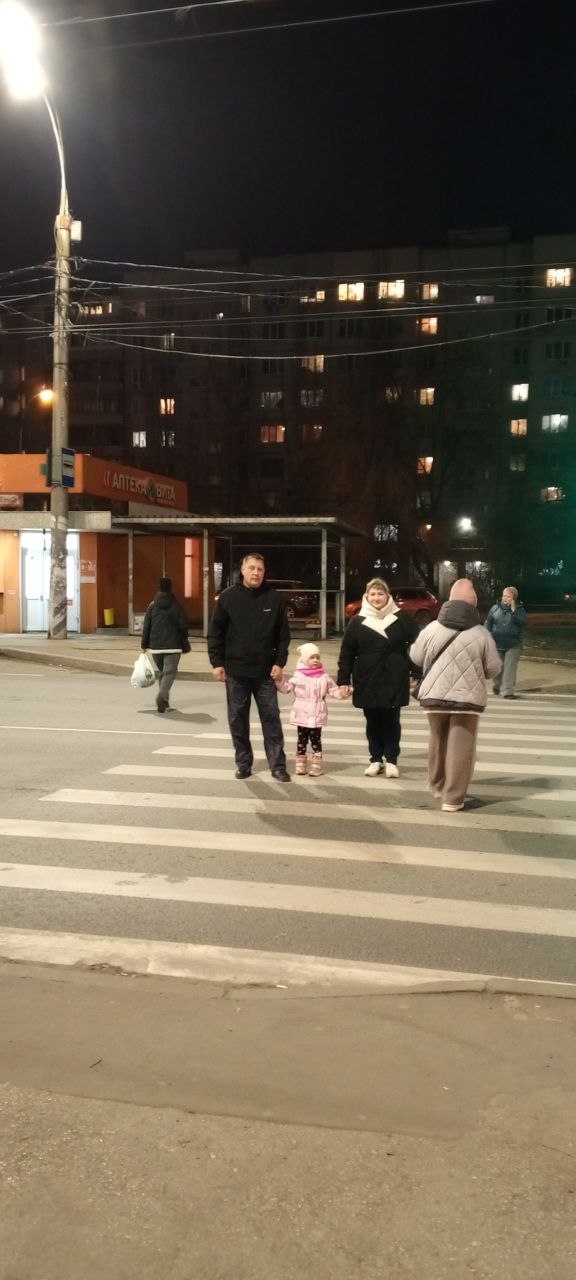 В рамках масштабной областной акции «Региональная неделя безопасности дорожного движения» наши воспитанники и их родители приняли участие в важном и полезном флешмобе «Готовимся к вечерней прогулке всей семьей»! В рамках масштабной областной акции «Региональная неделя безопасности дорожного движения» наши воспитанники и их родители приняли участие в важном и полезном флешмобе «Готовимся к вечерней прогулке всей семьей»!