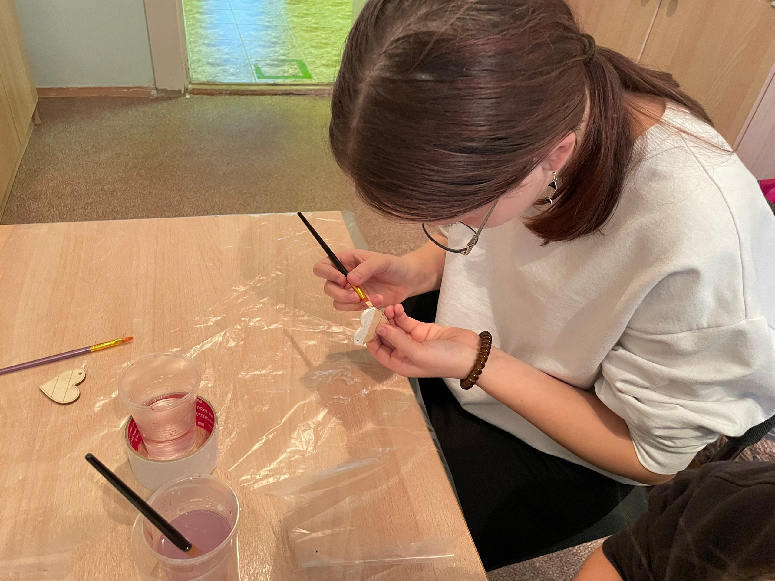 Наш мастер - класс!. В преддверии празднования государственного Дня герба РФ советник директора по воспитанию Гудач А.А. в ГБОУ школе-интернате №4 г. о. Тольятти организовала мастер - класс по росписи брелоков с... Наш мастер - класс!. В преддверии празднования государственного Дня герба РФ советник директора по воспитанию Гудач А.А. в ГБОУ школе-интернате №4 г. о. Тольятти организовала мастер - класс по росписи брелоков с...