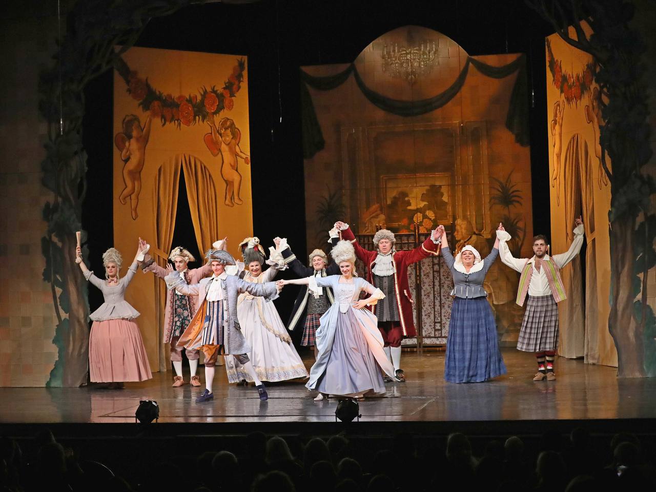 Илья Сухих: На сцену театра «Колесо» вернулся легендарный спектакль «Ночь ошибок» Илья Сухих: На сцену театра «Колесо» вернулся легендарный спектакль «Ночь ошибок»