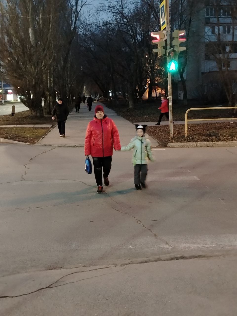 В рамках масштабной областной акции «Региональная неделя безопасности дорожного движения» наши воспитанники и их родители приняли участие в важном и полезном флешмобе «Готовимся к вечерней прогулке всей семьей»! В рамках масштабной областной акции «Региональная неделя безопасности дорожного движения» наши воспитанники и их родители приняли участие в важном и полезном флешмобе «Готовимся к вечерней прогулке всей семьей»!