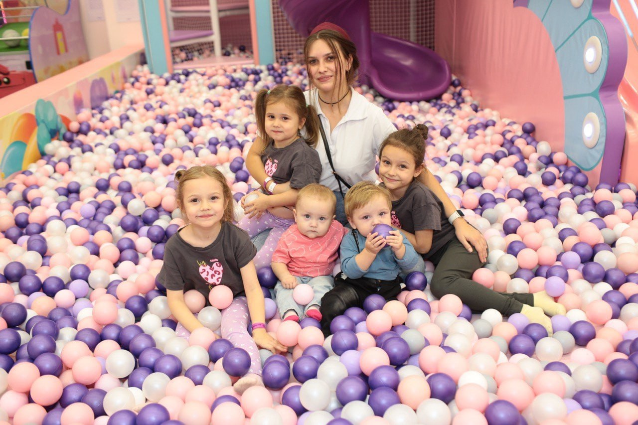 Вячеслав Федорищев поздравил жительниц Самарской области с Днем матери! Вячеслав Федорищев поздравил жительниц Самарской области с Днем матери!