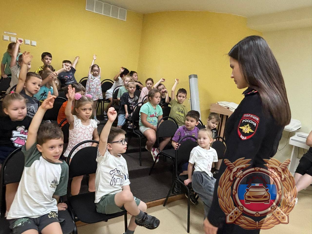 Сотрудники Госавтоинспекции Тольятти провели занятие для воспитанников детского сада № 207 «Эдельвейс»